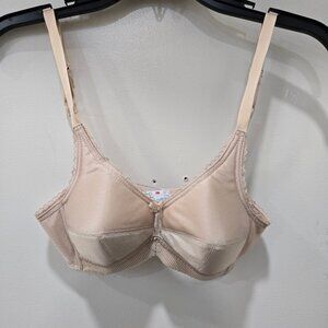 Wonder Bra Glamorise MagicLift Natural Shape Bra Size 32A